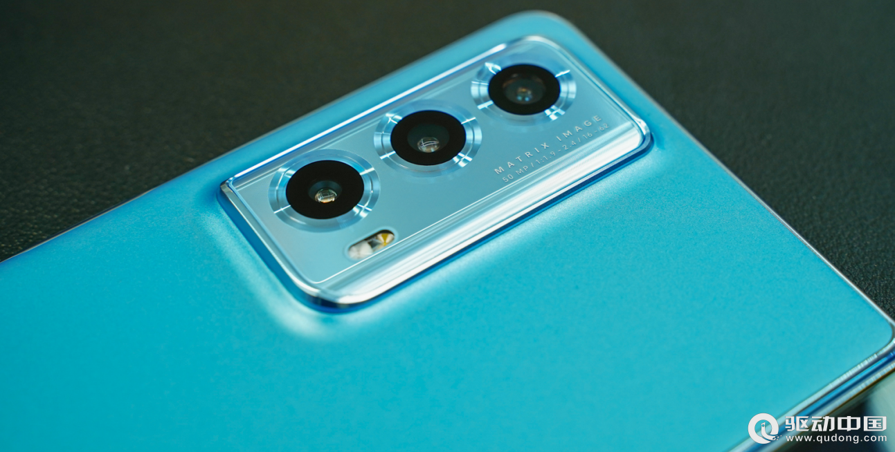 榮耀Magic Vs2搶鮮圖賞：徹底刷新內(nèi)折重量天花板 輕薄體驗(yàn)不輸主流直板旗艦