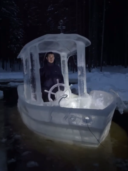 冰做的冰船竟然能在水里開:一般人真不敢試!(圖2) 冰做的冰船竟然能在水里開:一般人真不敢試!