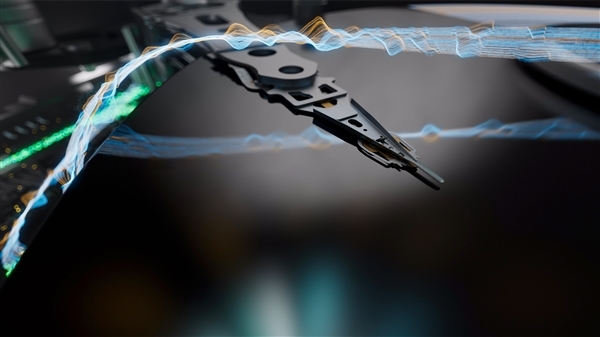 單碟容量首超3TB！希捷熱輔助硬盤終于和傳統(tǒng)硬盤一樣靠譜