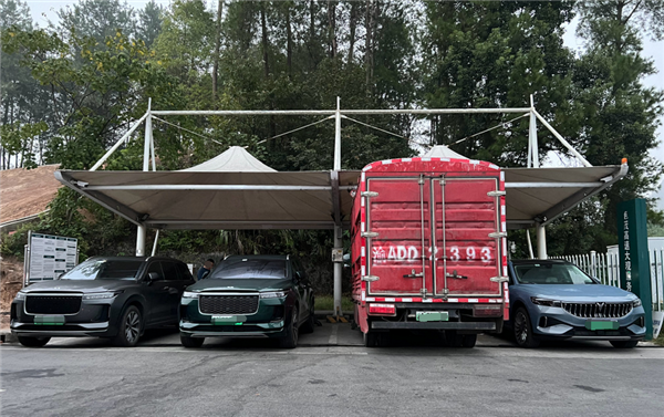 增程車車主更精打細算?高速充電站一景:四輛車三輛都是理想(圖3) 增程車車主更精打細算?高速充電站一景:四輛車三輛都是理想