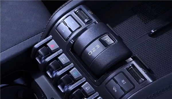 30萬起售 比亞迪方程豹豹5正式開售:500千瓦功率爆殺奔馳大G(圖6) 售30萬 比亞迪方程豹豹5正式開售:500千瓦功率爆殺奔馳大G