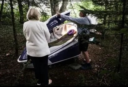 安樂死變謀殺? 死亡自助艙首次使用多人被抓 死者頸部有勒痕