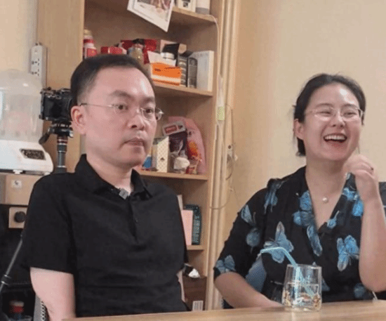 捐1億元攻克漸凍癥!蔡磊已肌肉萎縮 凳子長時間坐不住(圖2) 捐1億元攻克漸凍癥!蔡磊已肌肉萎縮 凳子長時間坐不住