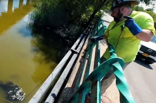 釣魚佬從湖里釣出70萬現金!以前還釣出過手榴彈(圖6) 釣魚佬從湖里釣出70萬現金!以前還釣出過手榴彈