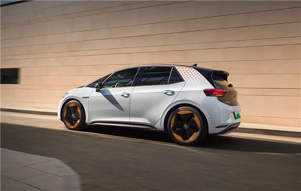 合資品牌電車銷量冠軍!上汽大眾2023年新能源銷量超13萬臺(圖2) 合資品牌電車銷量冠軍!上汽大眾2023年新能源銷量超13萬臺