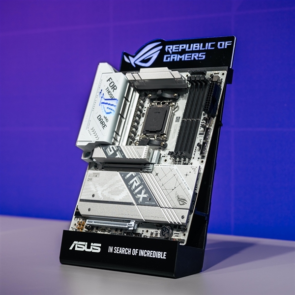 華碩首發(fā)AMD X870E/X870主板:榨干銳龍9000最后一絲潛力(圖9) 華碩首發(fā)AMD X870E/X870主板:榨干銳龍9000最后一絲潛力