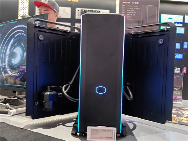 酷冷至尊機(jī)電散新品齊發(fā)：10萬的電競艙、4.3萬的液冷主機(jī)、3萬的“鞋子”