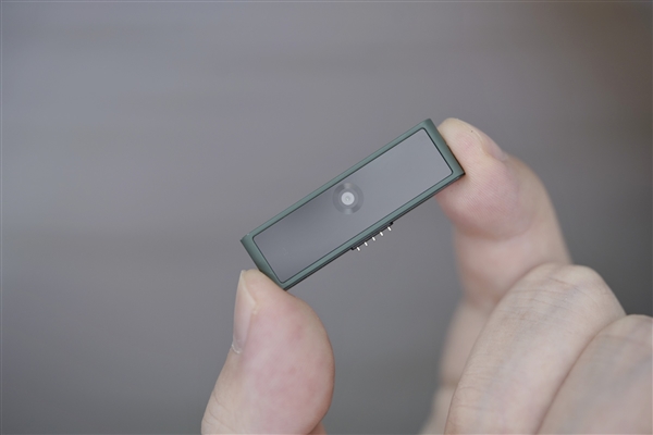 全球首發磁吸攝像頭！榮耀MagicBook Art 14圖賞