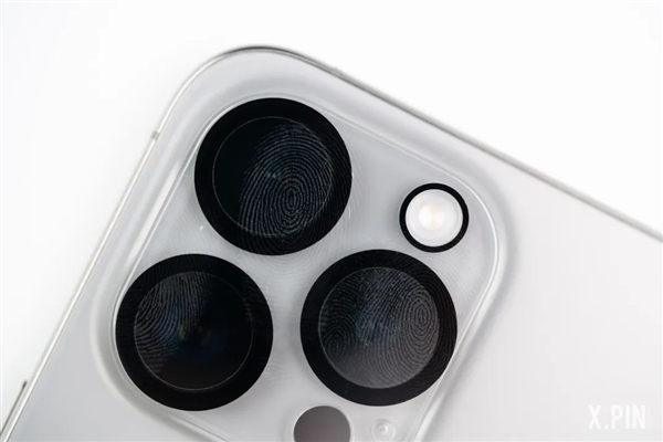 貼了個幾十塊錢的鏡頭膜:一拍照 我懵了(圖12) 貼了個幾十塊錢的鏡頭膜:一拍照 我懵了