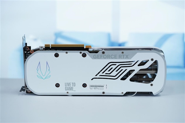 4K光追利器！索泰RTX 4080 SUPER TRINITY OC月白圖賞