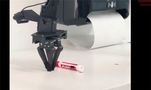 一款家政機器人上熱搜!能炒菜做飯、洗衣打掃 成本僅3萬美元(圖9) 一款家政機器人上熱搜!能炒菜做飯、洗衣打掃 成本僅3萬美元