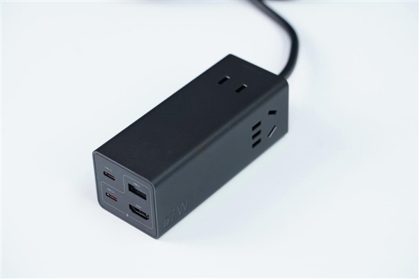 七合一接口！小米67W桌面快充插座Pro圖賞