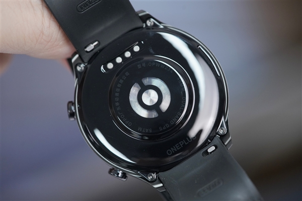 體驗媲美手機！一加手表2圖賞