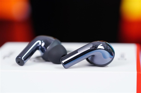 49dB深度降噪!一加Buds 3真無線耳機圖賞(圖5) 千耳千音!一加Buds 3真無線耳機圖賞