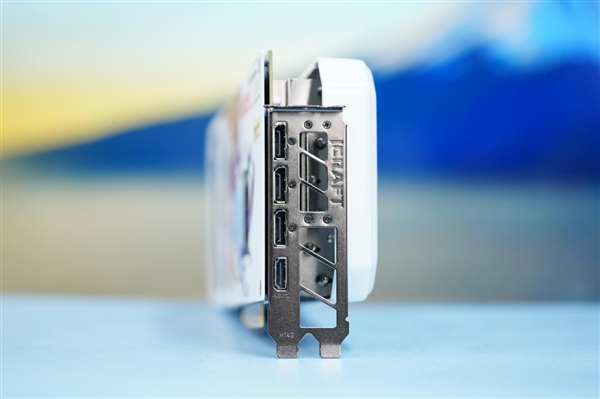 璦珈圖案吸睛!銘瑄GEFORCE RTX 4070 SUPER圖賞(圖17) 璦珈圖案吸睛!銘瑄GEFORCE RTX 4070 SUPER圖賞