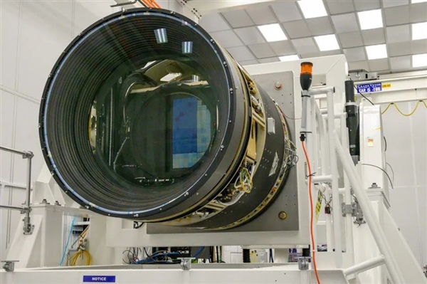 世界最大相機出現!3噸重32億像素、每天將拍20TB照片(圖5) 世界最大相機出現!3噸重32億像素、每天將拍20TB照片