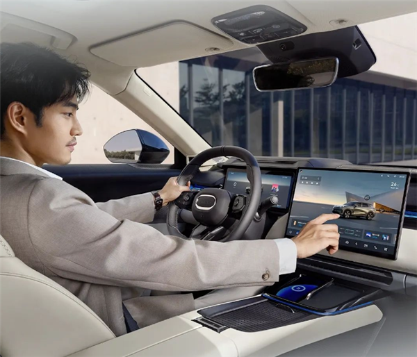 首搭魅族車機能跑1400km 吉利重磅新品領克08開售:21.8萬起(圖5) 首搭魅族車機能跑1400km 吉利重磅新品領克08開售:21.8萬起