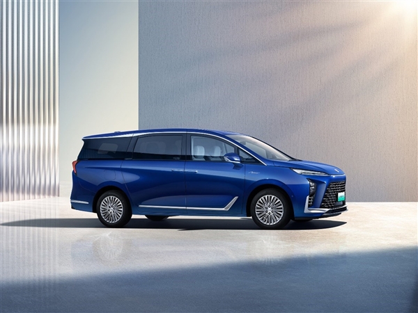 反攻騰勢(shì)D9 別克GL8陸尊PHEV官圖發(fā)布:續(xù)航超1300公里(圖2) 反攻騰勢(shì)D9 別克GL8陸尊PHEV官圖發(fā)布:續(xù)航超1300公里