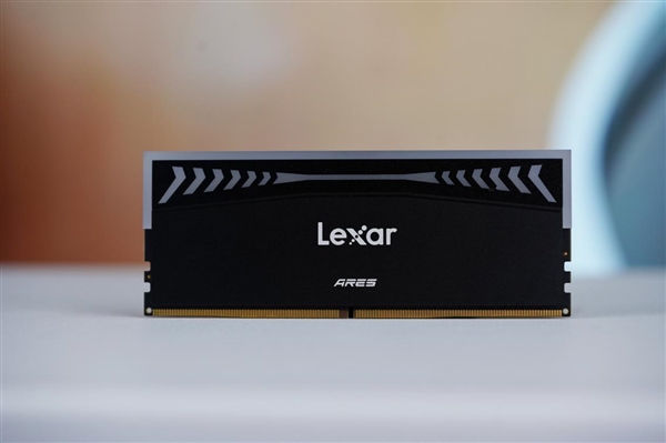 新一代超頻利器 雷克沙ARES RGB DDR5 8000內存圖賞