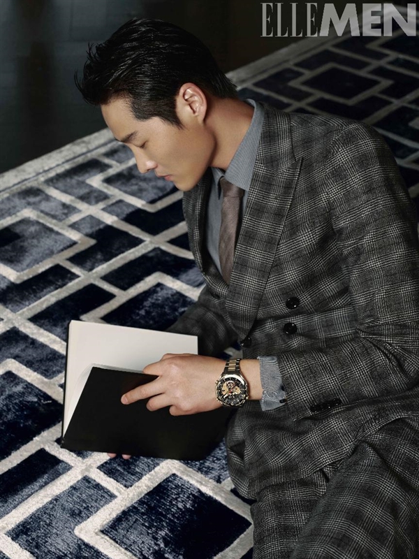 “老錢風(fēng)”必備單品!華為黃金智能腕表登上一線時(shí)尚男刊(圖4) “老錢風(fēng)”必備單品!華為黃金智能腕表登上一線時(shí)尚男刊