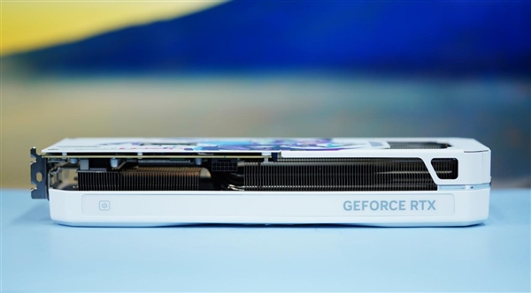 璦珈圖案吸睛!銘瑄GEFORCE RTX 4070 SUPER圖賞(圖11) 璦珈圖案吸睛!銘瑄GEFORCE RTX 4070 SUPER圖賞