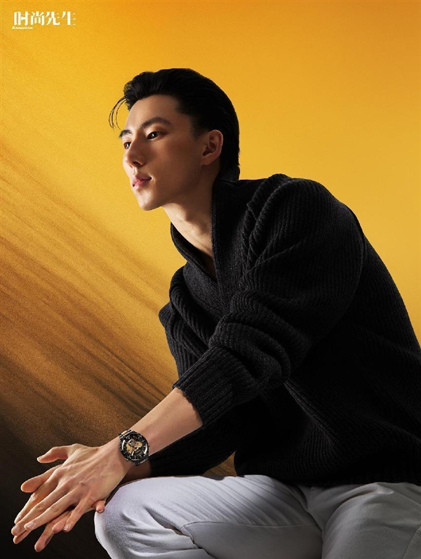 “老錢風(fēng)”必備單品!華為黃金智能腕表登上一線時(shí)尚男刊(圖2) “老錢風(fēng)”必備單品!華為黃金智能腕表登上一線時(shí)尚男刊