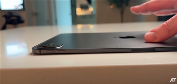 這回不容易掰彎了！蘋果新款iPad Pro暴力測試