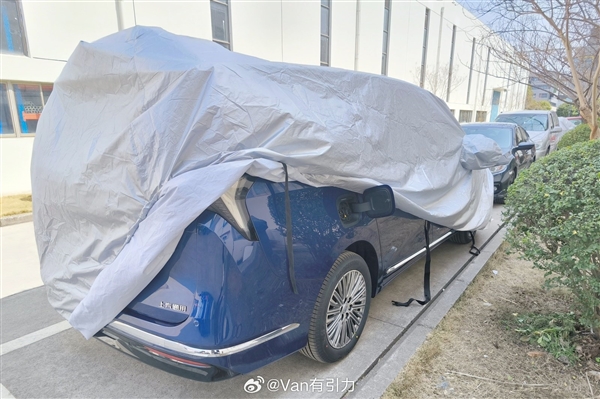 MPV絕對王者！別克GL8插混版座椅曝光：首發特殊填充材料