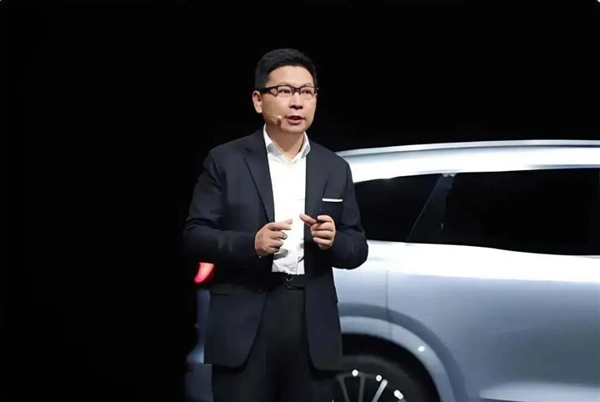 華為 幫嵐圖接上條好腿