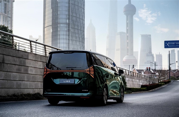 國(guó)產(chǎn)豪華MPV陣營(yíng)再添一員!吉利翼真L380將于6月25日上市(圖3) 國(guó)產(chǎn)豪華MPV陣營(yíng)再添一員!吉利翼真L380將于6月25日上市