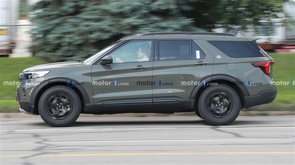 30萬級的大型豪華SUV 提供6/7座可選 全新福特探險者諜照曝光(圖2) 30萬級的大型豪華SUV 提供6/7座可選 全新福特探險者諜照曝光