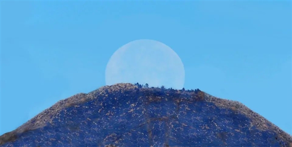 為什么我們可以在白天看到月亮?(圖5) 為什么我們可以在白天看到月亮?