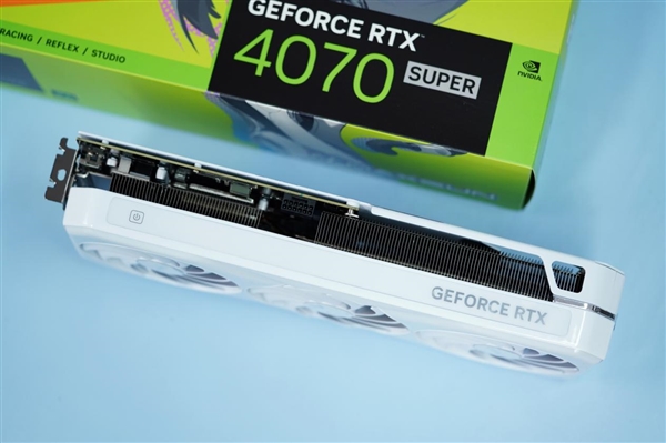 璦珈圖案吸睛!銘瑄GEFORCE RTX 4070 SUPER圖賞(圖3) 璦珈圖案吸睛!銘瑄GEFORCE RTX 4070 SUPER圖賞