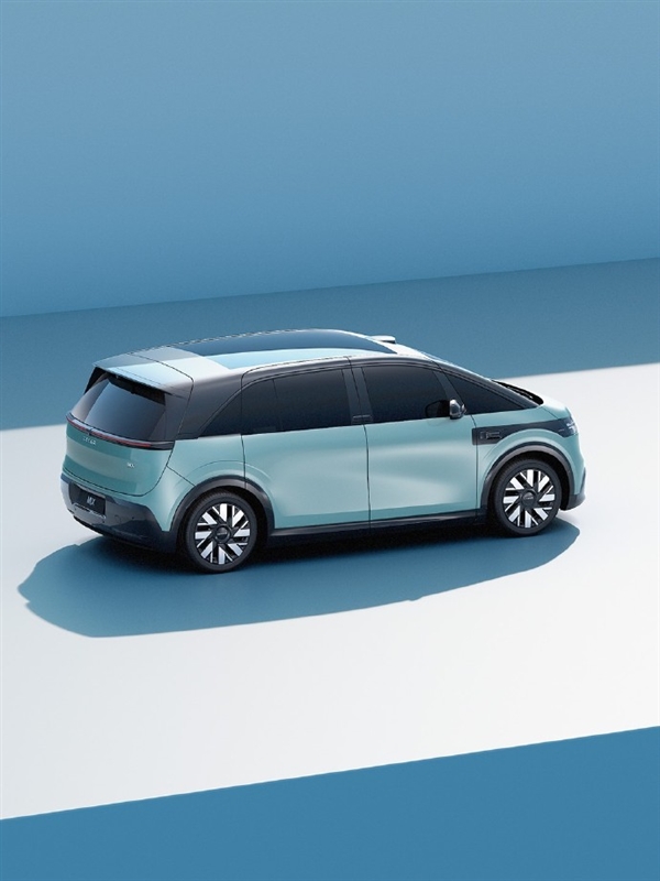 極氪“純電小巴”MIX官圖發布:軸距超3米 定位跨界SUV(圖2) 極氪“純電小巴”MIX官圖發布:軸距超3米 定位跨界SUV