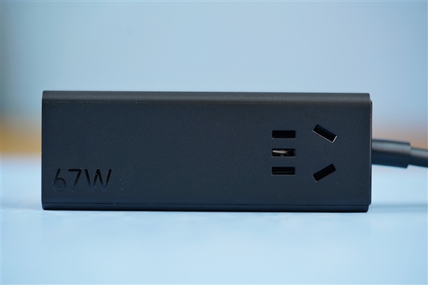 七合一接口！小米67W桌面快充插座Pro圖賞