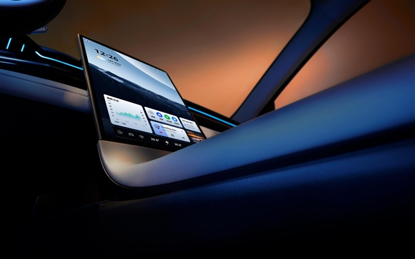 比亞迪秦PLUS DM-i勁敵 吉利銀河L6內飾曝光：副駕駛屏終被取消