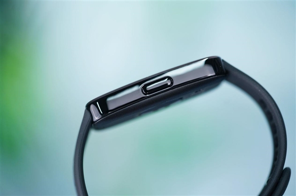 1.47英寸超大屏！華為手環9圖賞