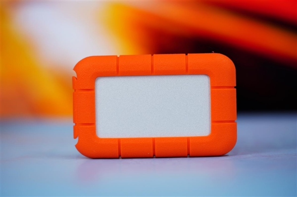 疾速2000MB/秒!希捷LaCie Rugged Mini SSD三防固態(tài)硬盤圖賞(圖4) 疾速2000MB/秒!希捷LaCie Rugged Mini SSD三防固態(tài)硬盤圖賞