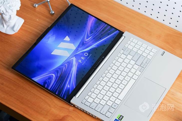 首款酷睿Ultra 9+RTX 4060輕薄本!華碩無畏Pro15 2024上手(圖3) 首款酷睿Ultra 9+RTX 4060輕薄本!華碩無畏Pro15 2024上手