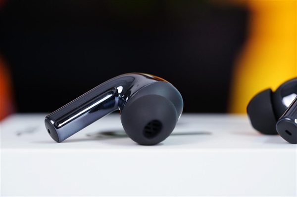 49dB深度降噪!一加Buds 3真無線耳機圖賞(圖6) 千耳千音!一加Buds 3真無線耳機圖賞