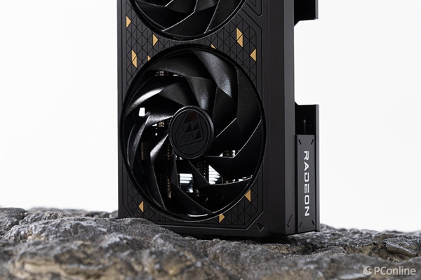 藍寶石RX 6750 GRE 12G D6黑鉆版上手：性能與價格的完美平衡