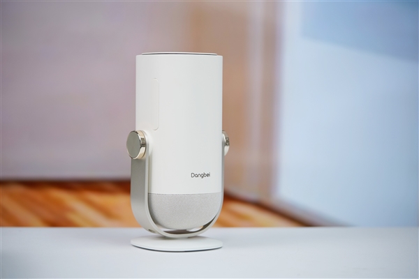 一體式云臺(tái)設(shè)計(jì) 各角度隨意投!當(dāng)貝Smart 1圖賞(圖1) 一體式云臺(tái)設(shè)計(jì) 各角度隨意投!當(dāng)貝Smart 1圖賞