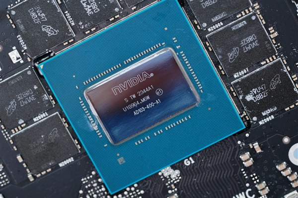 一體式合金銀白外甲!七彩虹RTX 4080 SUPER Neptune水神圖賞(圖18) 一體式合金銀白外甲!七彩虹RTX 4080 SUPER Neptune水神圖賞