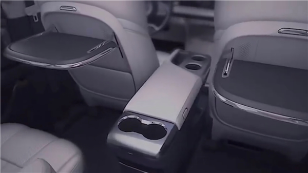 反攻騰勢(shì)D9 別克GL8陸尊PHEV官圖發(fā)布:續(xù)航超1300公里(圖4) 反攻騰勢(shì)D9 別克GL8陸尊PHEV官圖發(fā)布:續(xù)航超1300公里