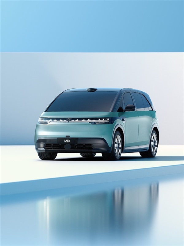 極氪“純電小巴”MIX官圖發布:軸距超3米 定位跨界SUV(圖1) 極氪“純電小巴”MIX官圖發布:軸距超3米 定位跨界SUV