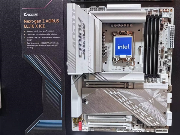 技嘉8款新一代Intel主板集中亮相！全系采用快拆設計