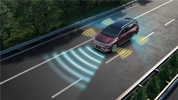 “卷瘋”合資品牌!超5米車身+V6發(fā)動(dòng)機(jī) 全新大眾攬境上市 售價(jià)29.99萬(wàn)起(圖6) “卷瘋”合資品牌!超5米車身+V6發(fā)動(dòng)機(jī) 全新大眾攬境上市 售價(jià)29.99萬(wàn)起