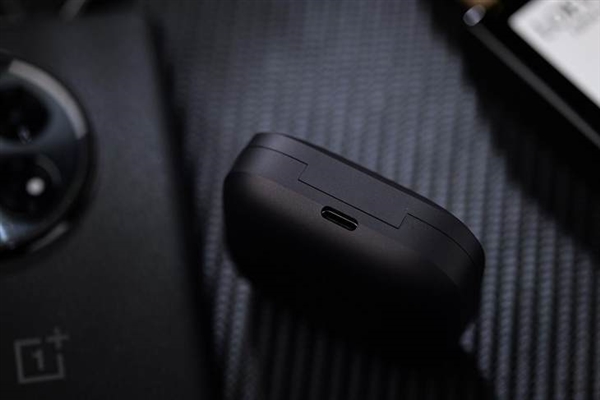 降噪神器!一加Buds 3無(wú)線耳機(jī)上手(圖2) 降噪神器!一加Buds 3無(wú)線耳機(jī)上手