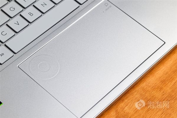 首款酷睿Ultra 9+RTX 4060輕薄本!華碩無畏Pro15 2024上手(圖6) 首款酷睿Ultra 9+RTX 4060輕薄本!華碩無畏Pro15 2024上手