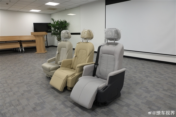 MPV絕對王者！別克GL8插混版座椅曝光：首發特殊填充材料